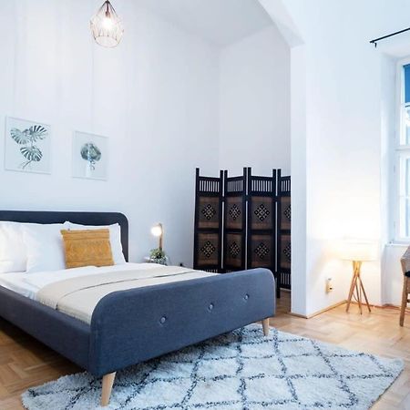 Lovely Downtown Apartment Close To The Basilica Budapest Luaran gambar