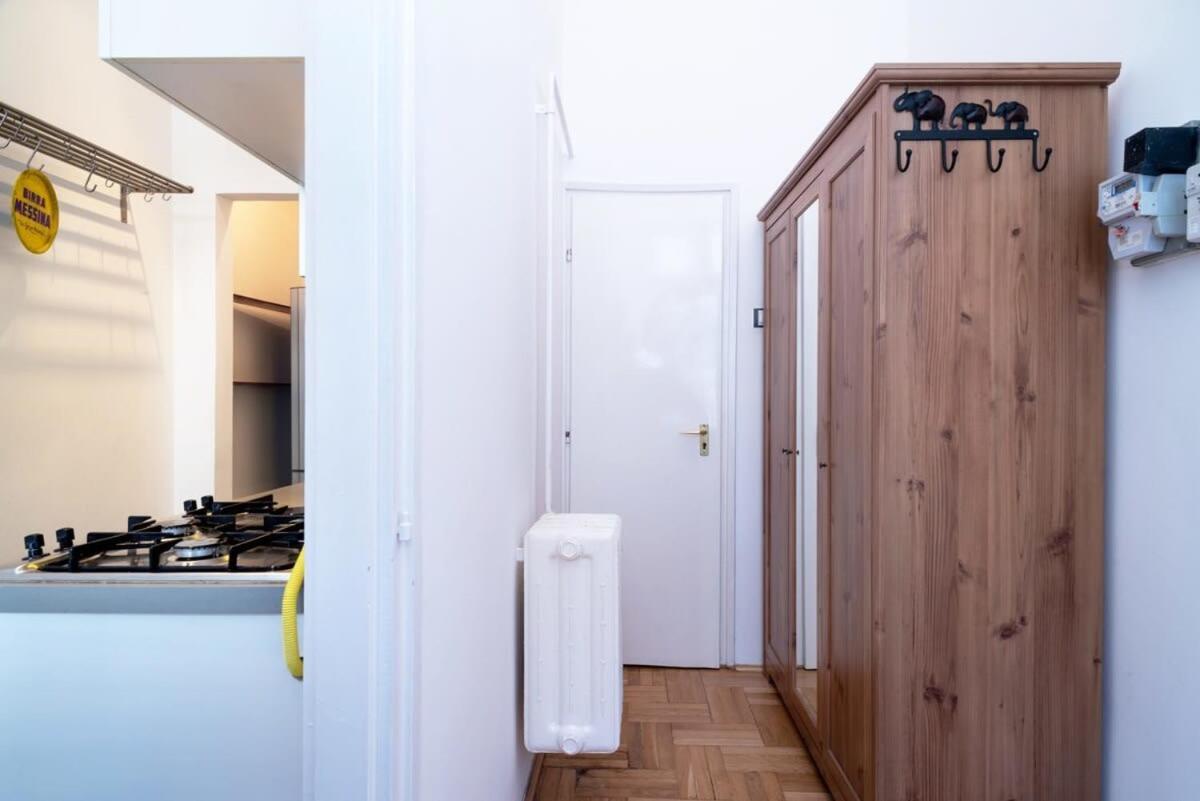 Lovely Downtown Apartment Close To The Basilica Budapest Luaran gambar