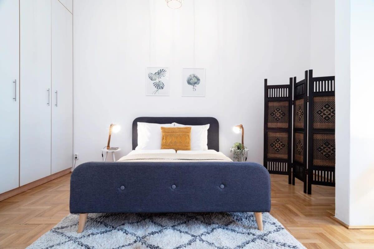 Lovely Downtown Apartment Close To The Basilica Budapest Luaran gambar