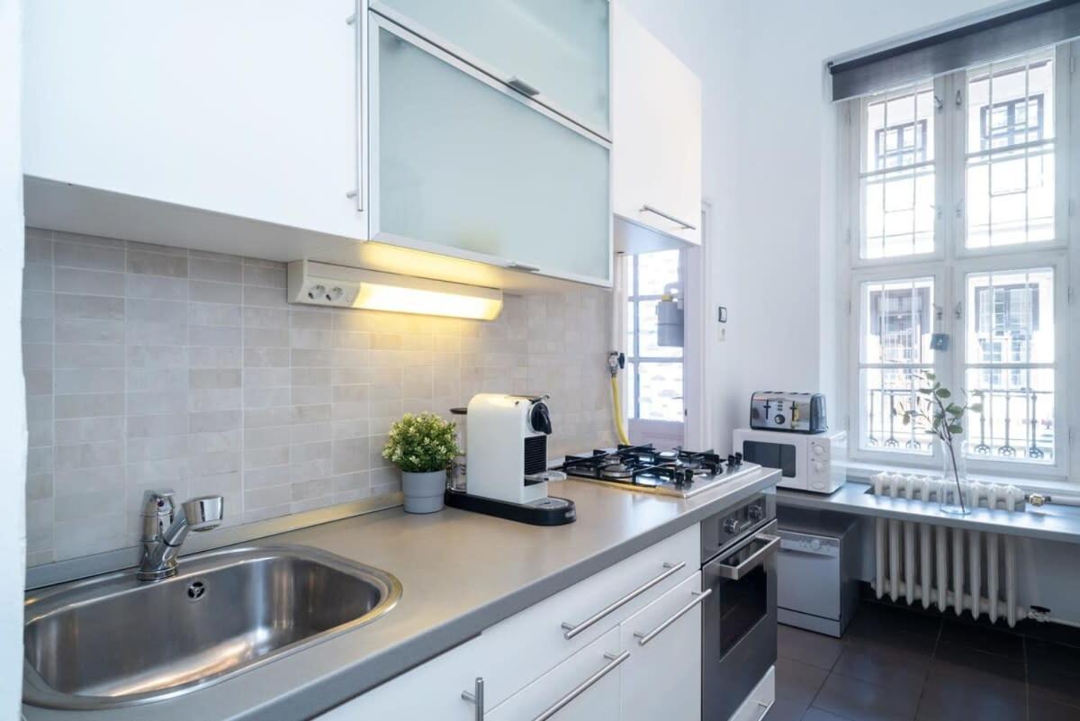 Lovely Downtown Apartment Close To The Basilica Budapest Luaran gambar