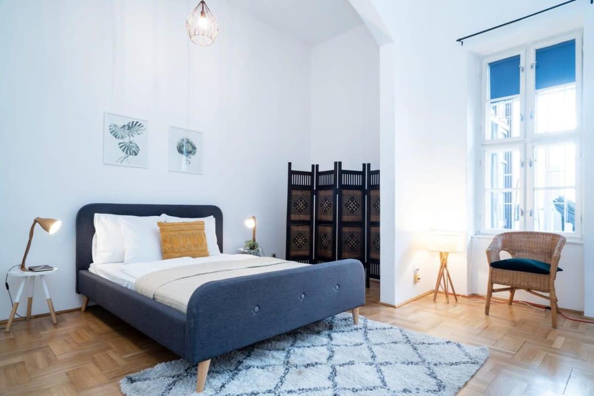 Lovely Downtown Apartment Close To The Basilica Budapest Luaran gambar