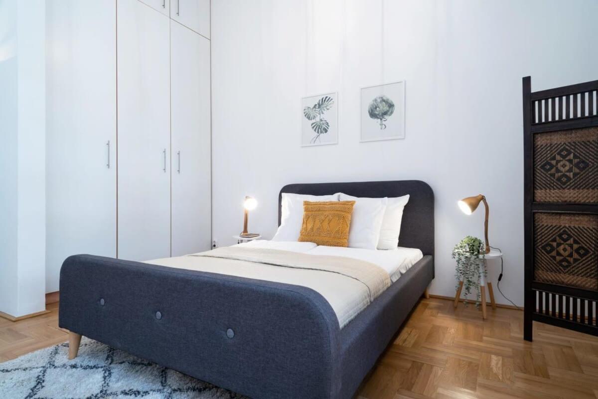 Lovely Downtown Apartment Close To The Basilica Budapest Luaran gambar