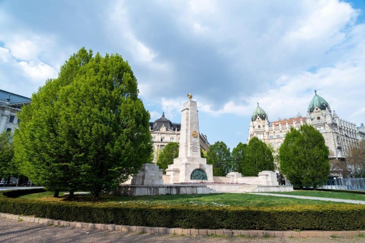 Lovely Downtown Apartment Close To The Basilica Budapest Luaran gambar